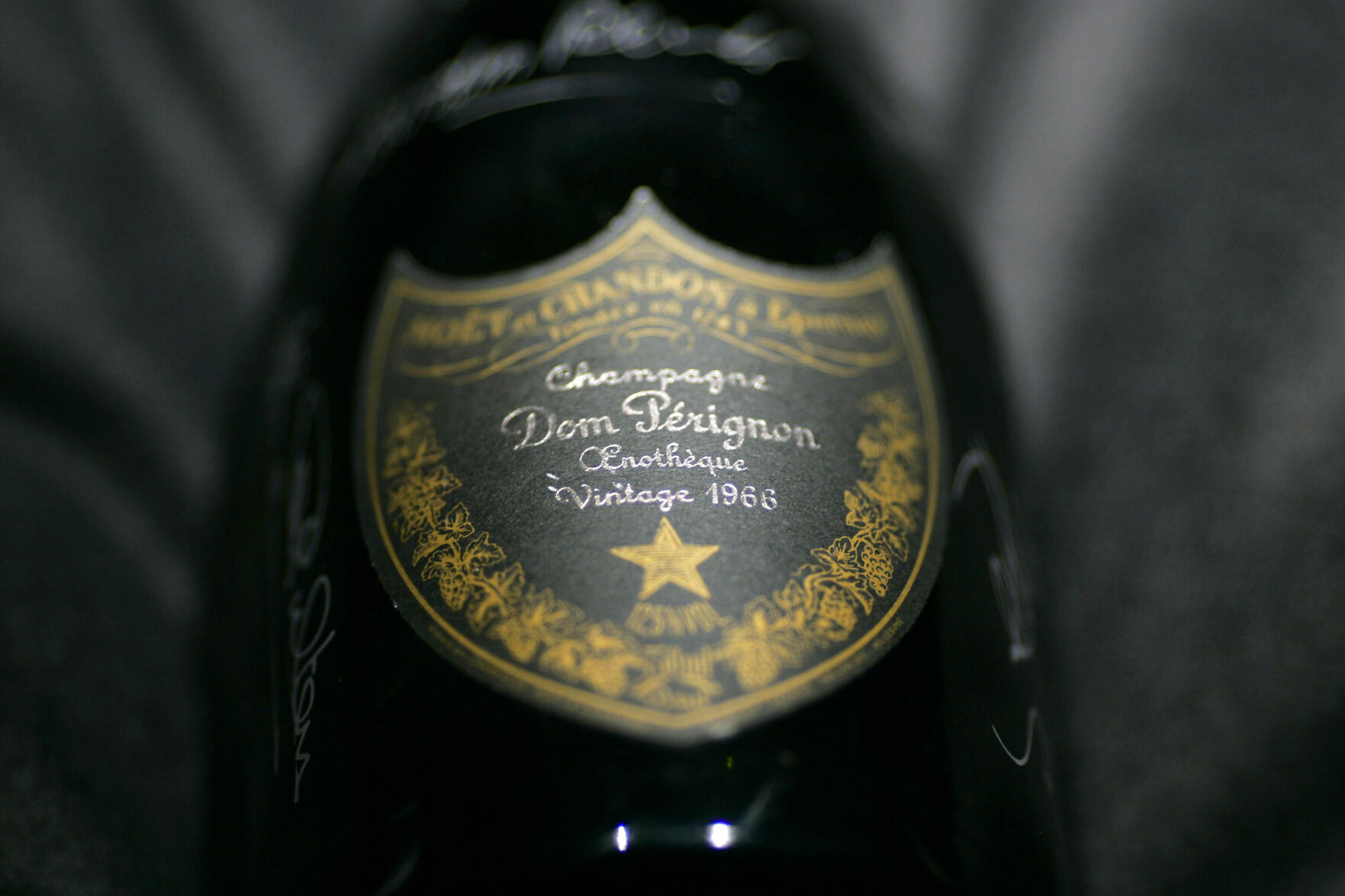 1715: Dom Pierre Perignon